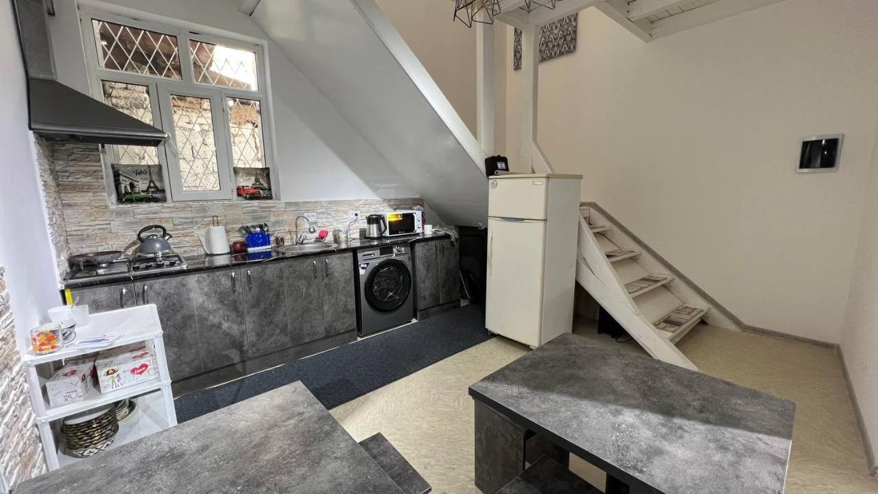 Hostel L&K ทาชเคนต์ ภายนอก รูปภาพ